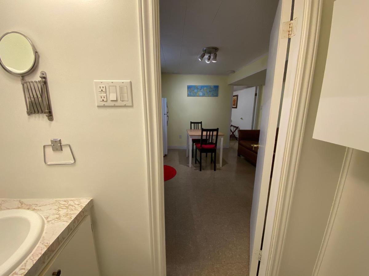 Martine & Michel Apartment Boucherville Bagian luar foto